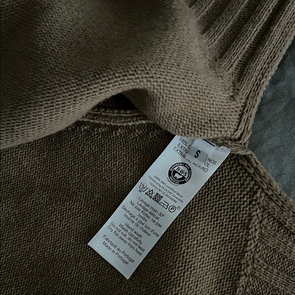 Women's V-Neck Sweater - Brown - Picture 4 of 5